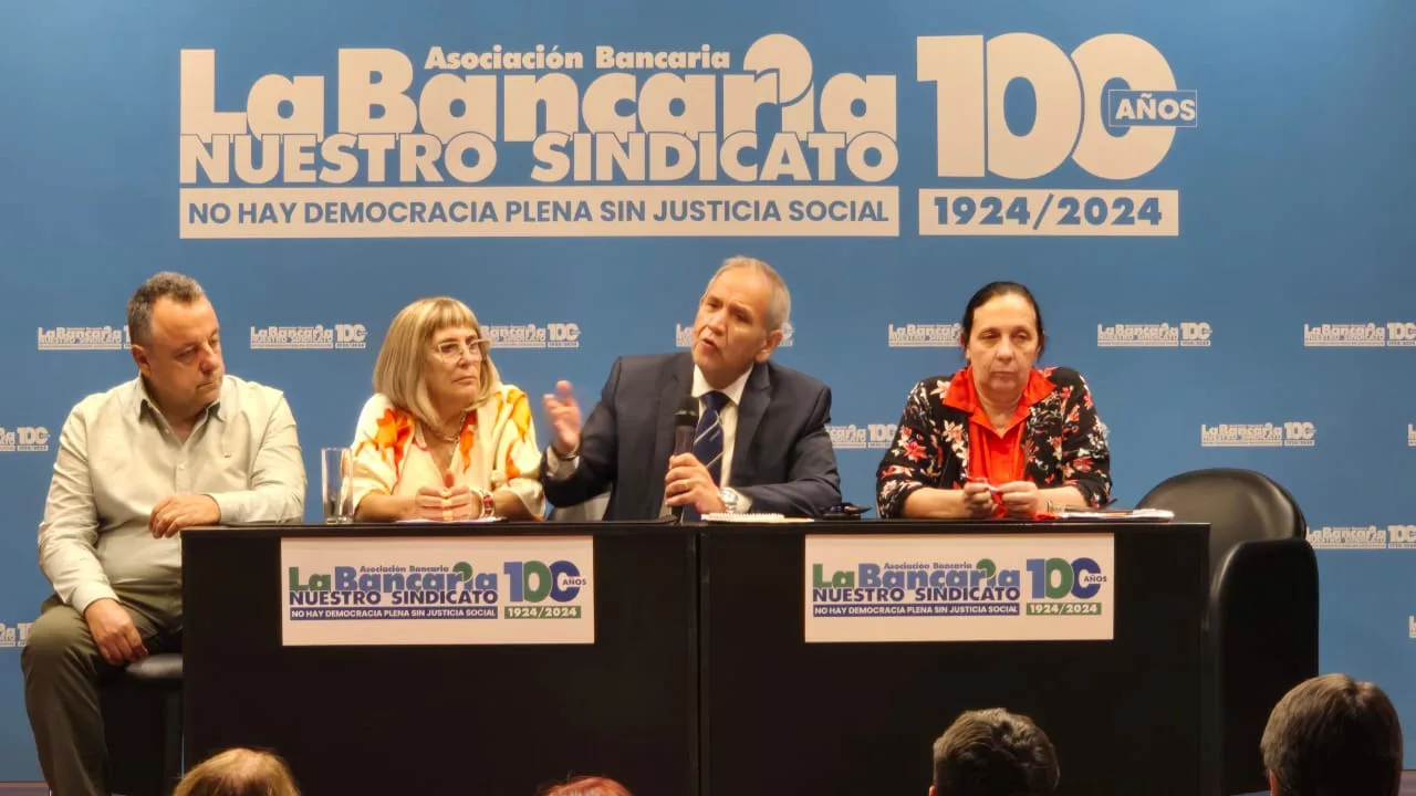 Panel de reflexión sobre Violencias Política, discursos de odio y negacionismos