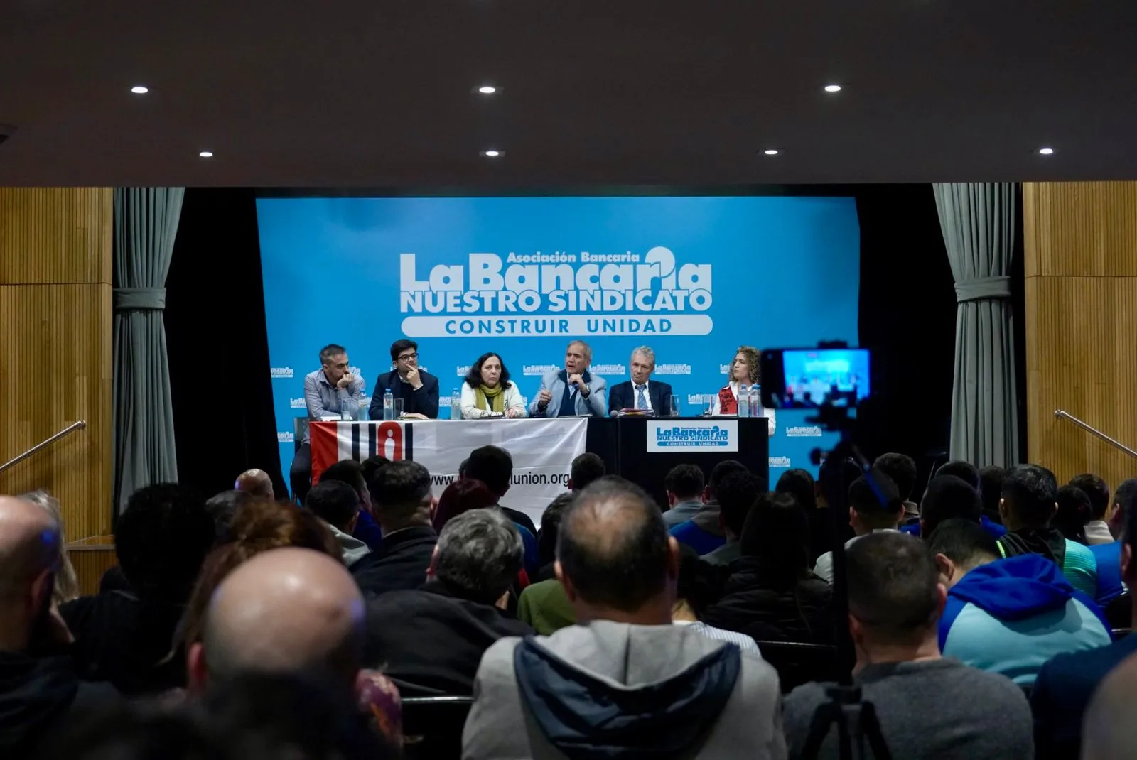 Juventud precarizada: se realizó una charla-debate sobre el impacto de la reforma laboral