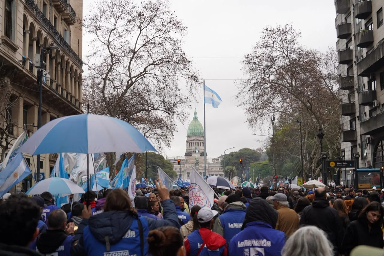 La Asociación Bancaria marchó en defensa de la soberanía y los recursos naturales