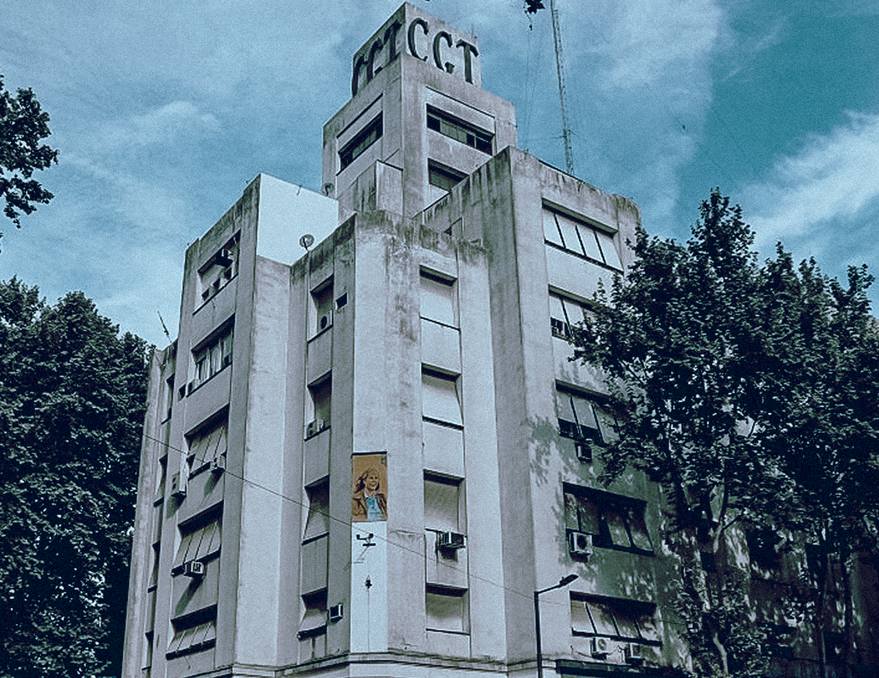 27 de septiembre. Se funda la Confederación General del Trabajo (CGT)